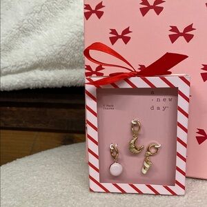 a new day Gold and White Charm Set